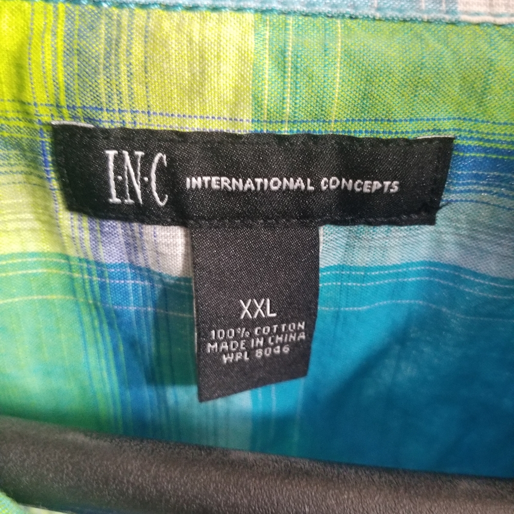 Inc button up - Picture 2 of 3